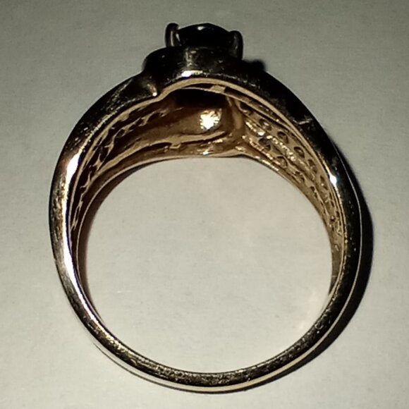 10Kt Sapphire and Diamond Ring - Picture 7 of 8